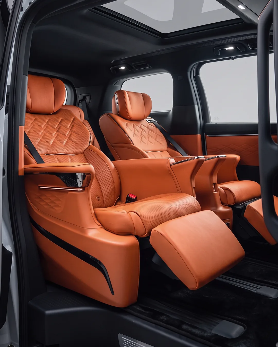 Dual Zero-Gravity Seats